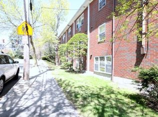 217 Kent St APT 13, Brookline, MA 02446