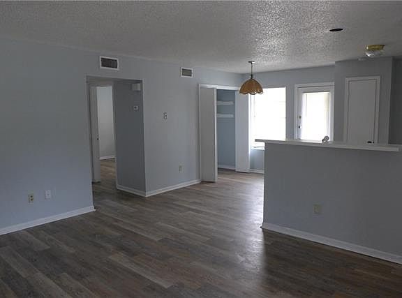 3rd image of 1605 Onion Creek Village Dr APT A