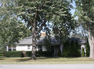 501 Bainbridge Rd, Marion, IL 62959