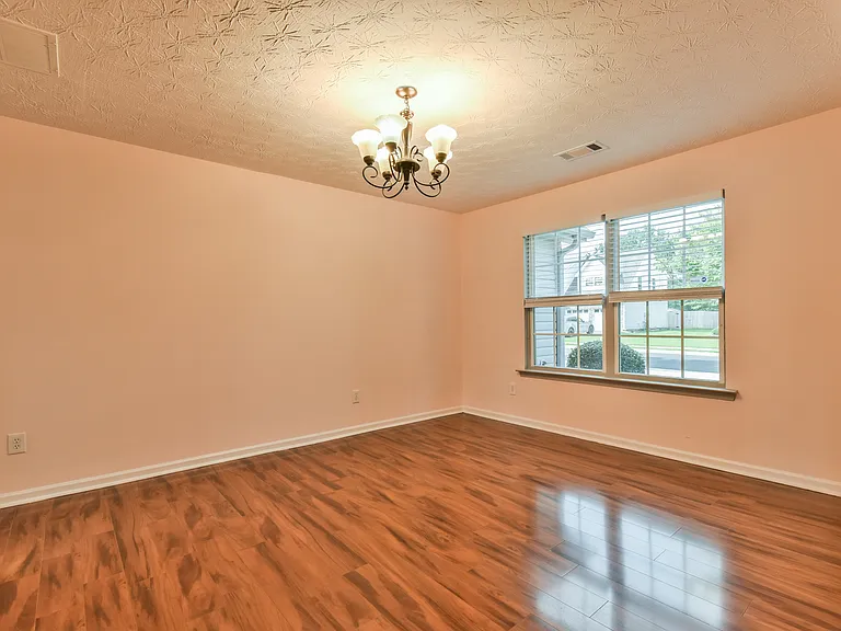 778 Roxholly Ln — Photo 10