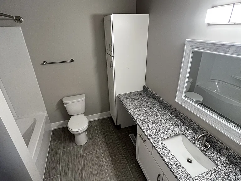 8002 Green Meadow Ct — Photo 8