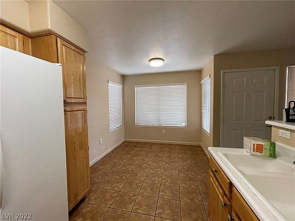 5th image of 5710 E Tropicana Ave Unit 1204