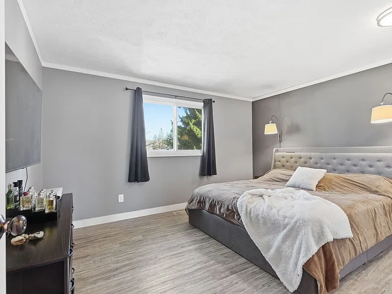 5107 S Madelia St — Photo 16