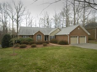 5017 Meadow Hill Ct, Winston Salem, NC 27106