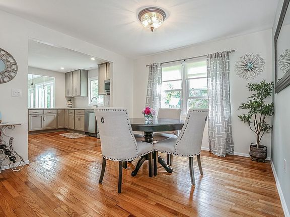 Dining Room open to kitchen 