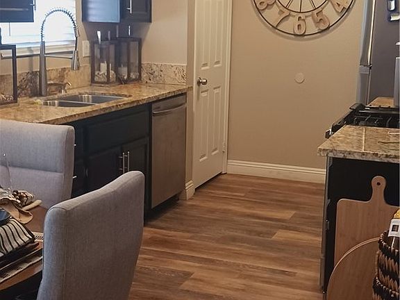 5th image of 10627 Joshua St