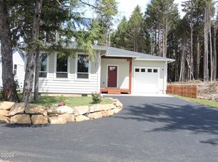 435 SE Winchell St, Depoe Bay, OR 97341