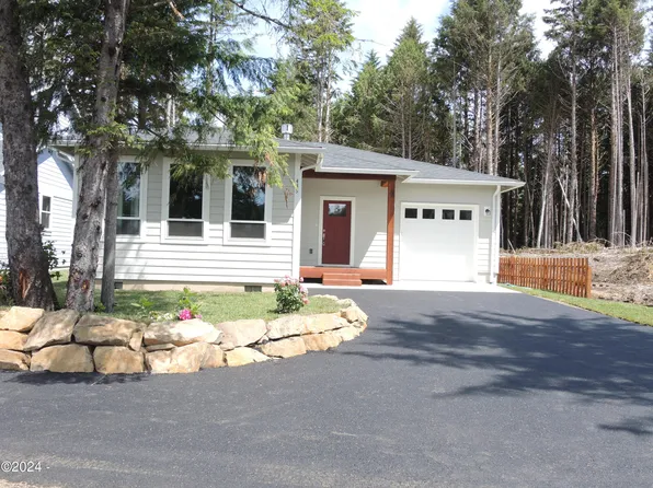 435 SE Winchell St, Depoe Bay, OR 97341