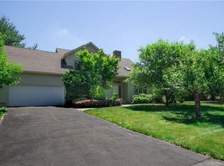 26 Burnt Hill Rd, Farmington, CT 06032