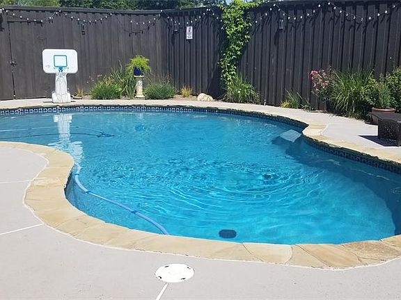 4th image of 1437 Covington Dr