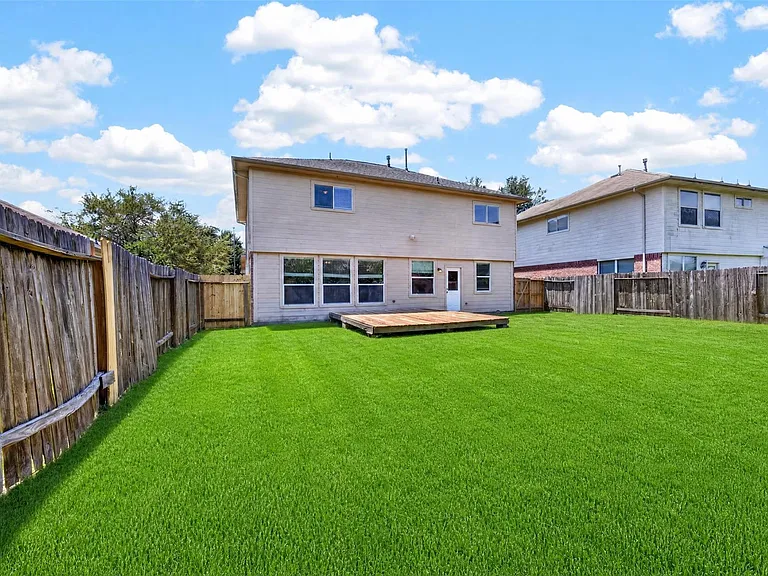 19246 Hopeview Ct — Photo 40