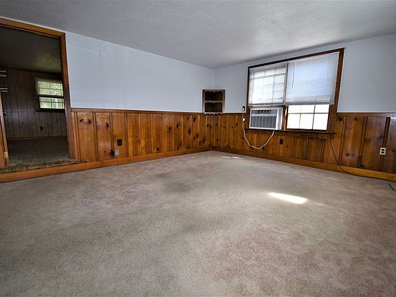 3rd image of 1013 Stafford St