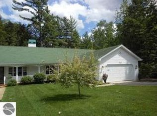 5520 Millbrook Dr, Williamsburg, MI 49690