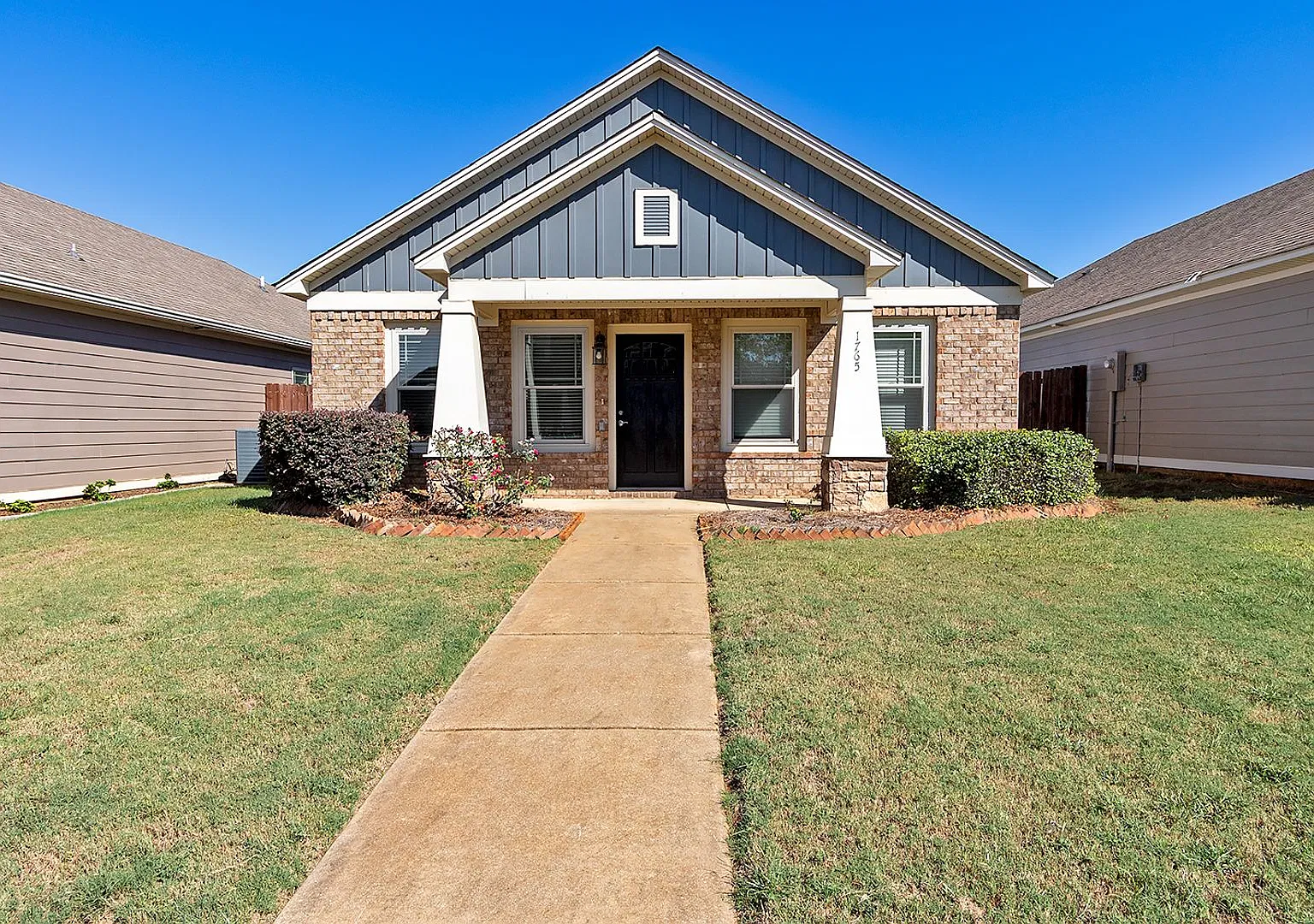 Glennbrooke Rental available now! — Photo 1