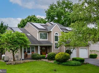 504 Walnut Tree Dr, Blandon, PA 19510