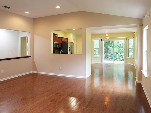 4th image of 210 Candlebark Dr