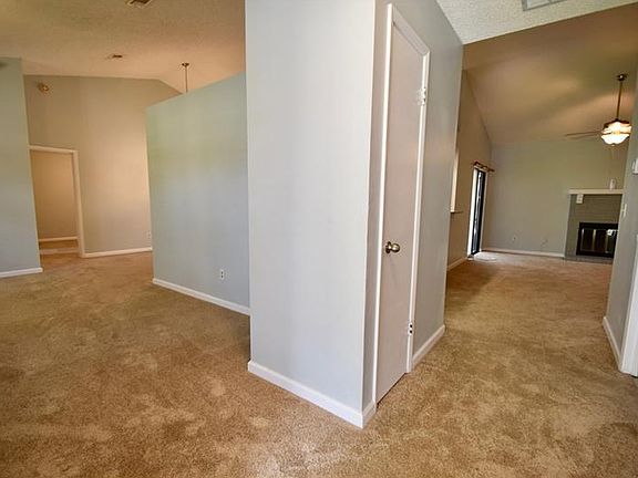 3rd image of 5137 Goldenwood Dr