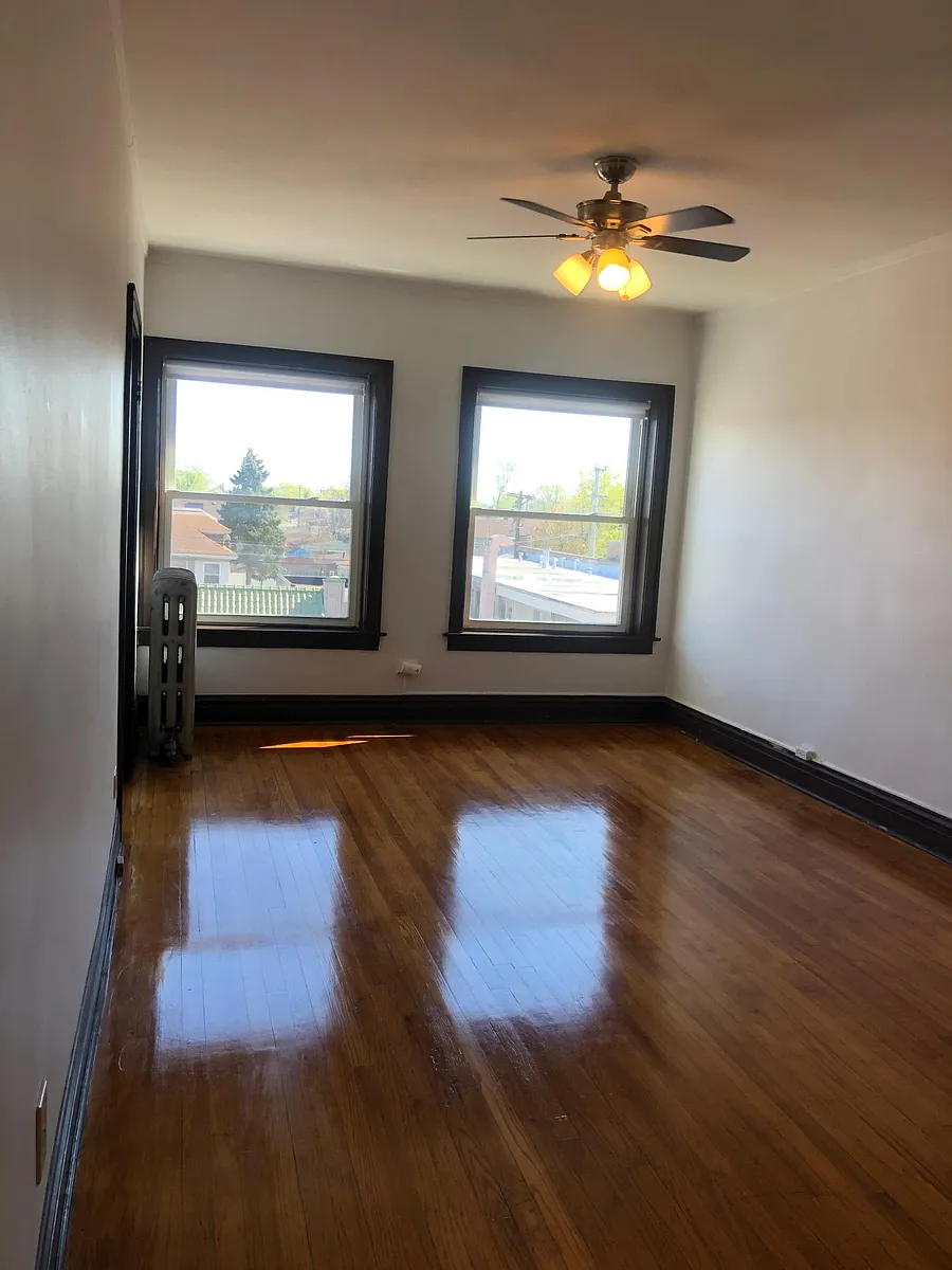 LR - 6128 W Roosevelt Rd #22