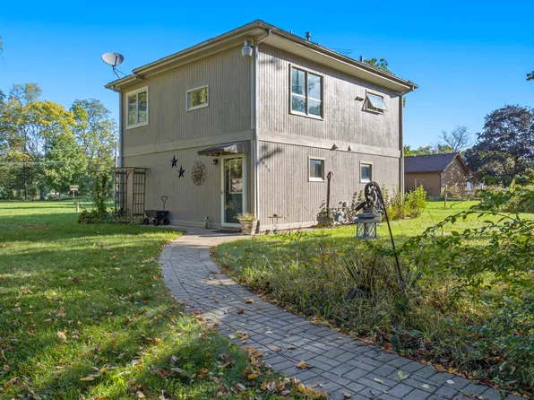 8955 Van Emmon Rd, Yorkville, IL 60560