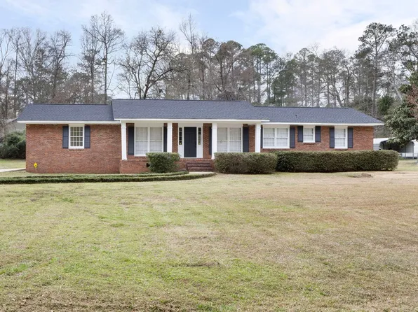 579 Dover Pl, Smiths Station, AL 36877