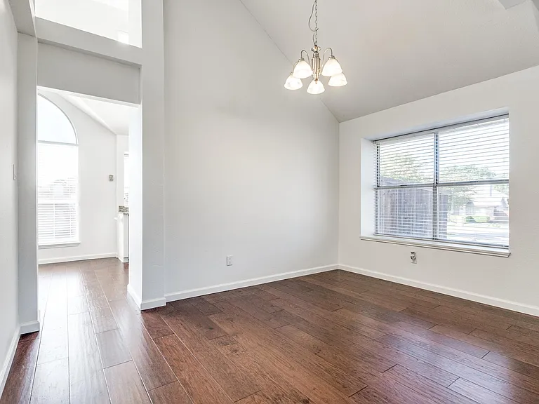 6841 Bellehaven Dr — Photo 11
