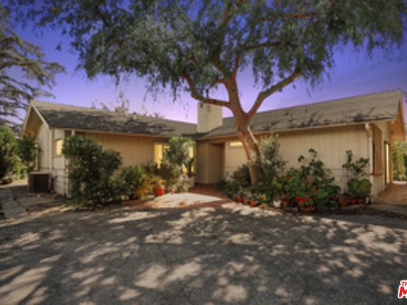 2nd image of 4092 Deervale Dr