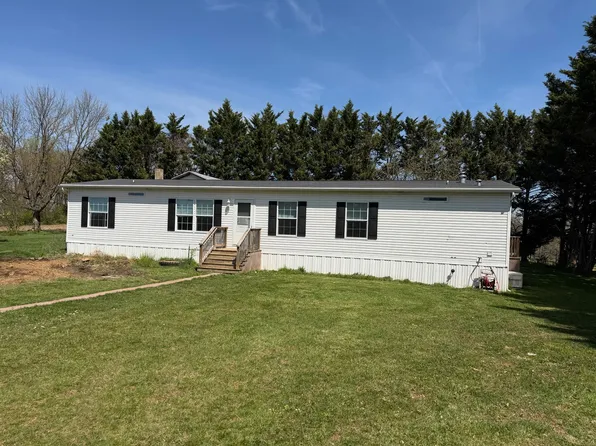 5774 Glatfelters Station Rd, Seven Valleys, PA 17360