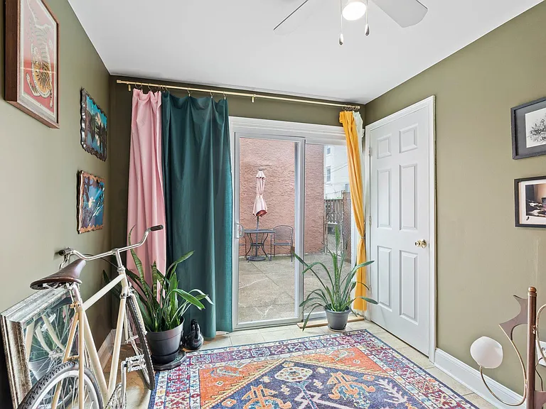 1224 E Columbia Ave — Photo 8