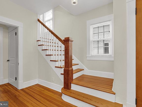 5th image of 5 Clarke Ave