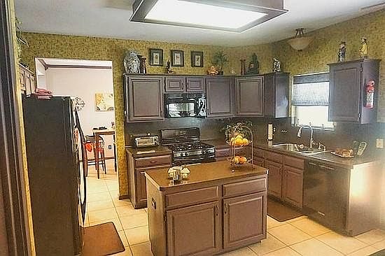 4th image of 8714 Kensington Ct