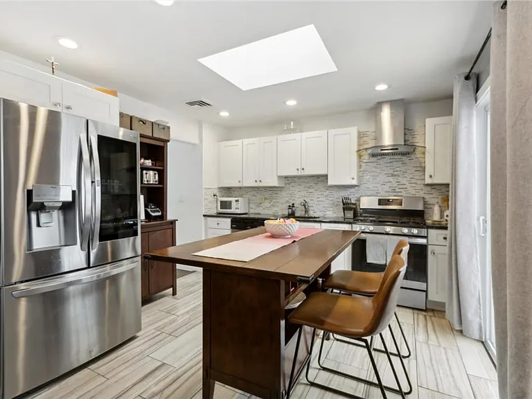 4 Templar Ct — Photo 23