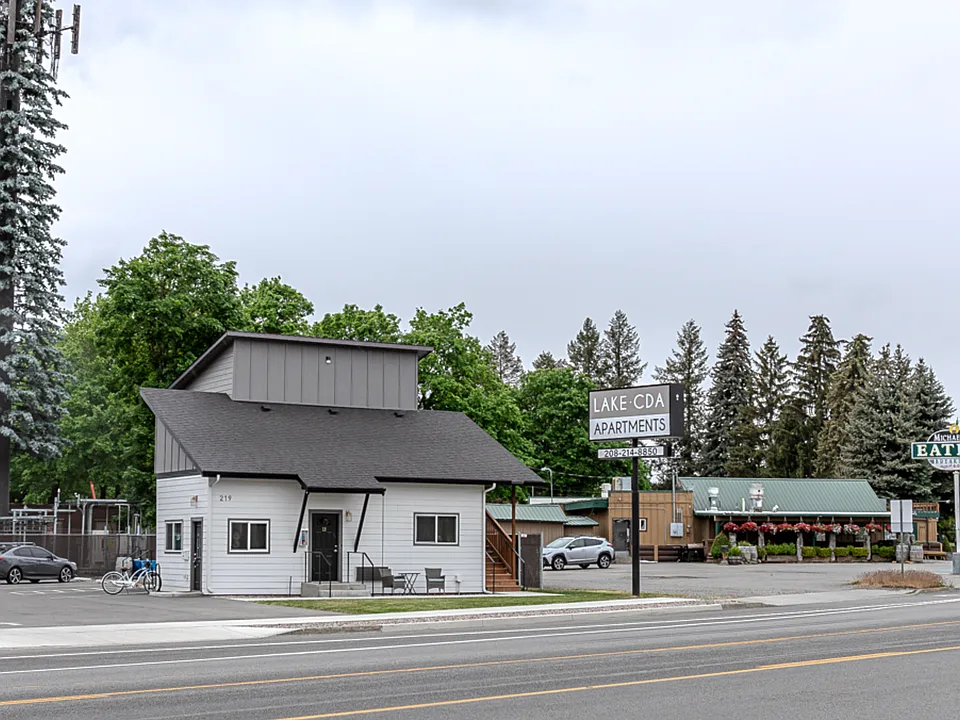 219 E Coeur Dalene Lake Dr #10