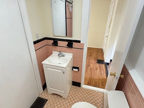 5th image of 10 Prentiss St #1A