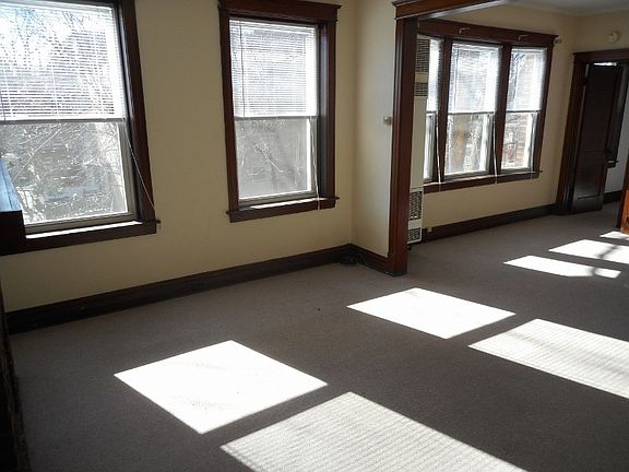 2nd image of 1650 W Summerdale Ave #2W