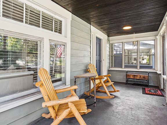 5th image of 4068 Graceland Ave