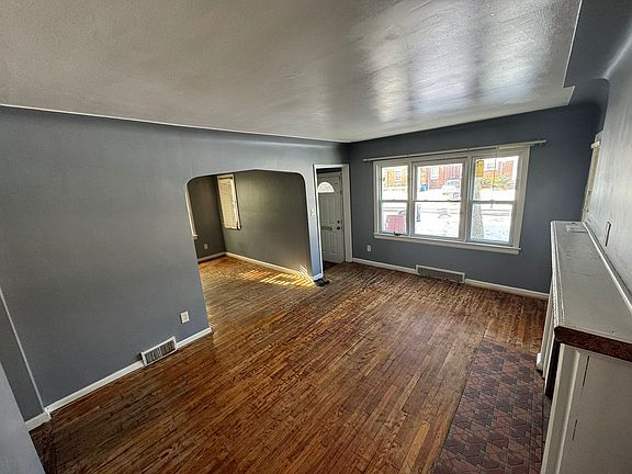 3rd image of 6350 Abington Ave