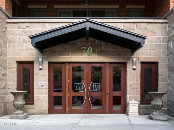 70 Railroad Place #211, Saratoga Springs, NY 12866