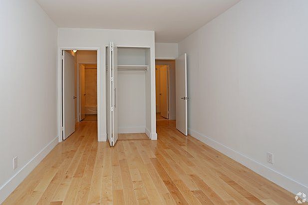 1st image of 424 W 53rd St #6