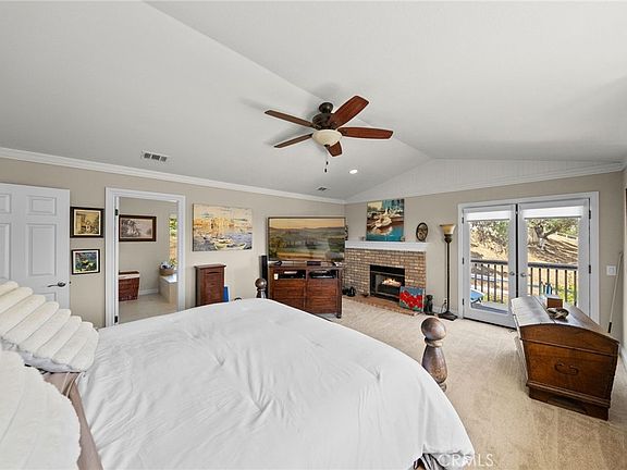 5th image of 3162 Reche Rd