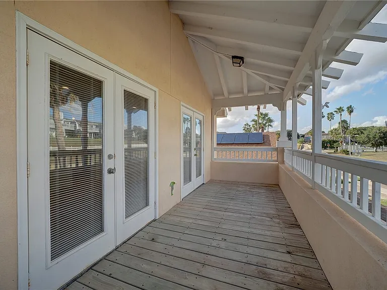 1343 Bayview Dr — Photo 28