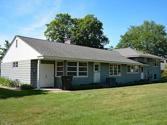 3rd image of 329 Wildwood Dr