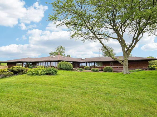 1510 County Rd W, Mineral Pt, WI 53565