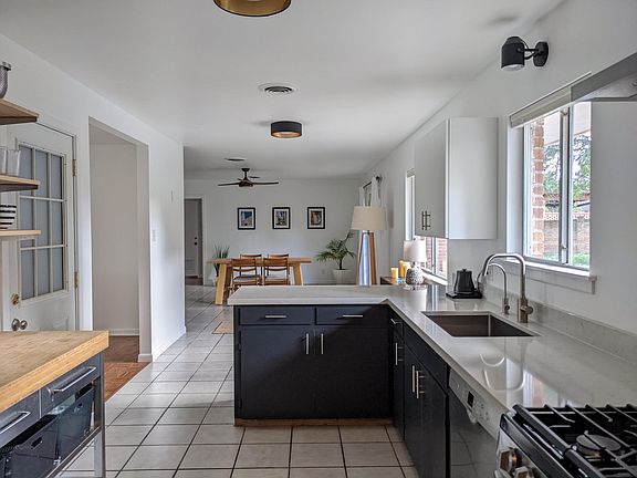 5th image of 1104 Sycamore Dr
