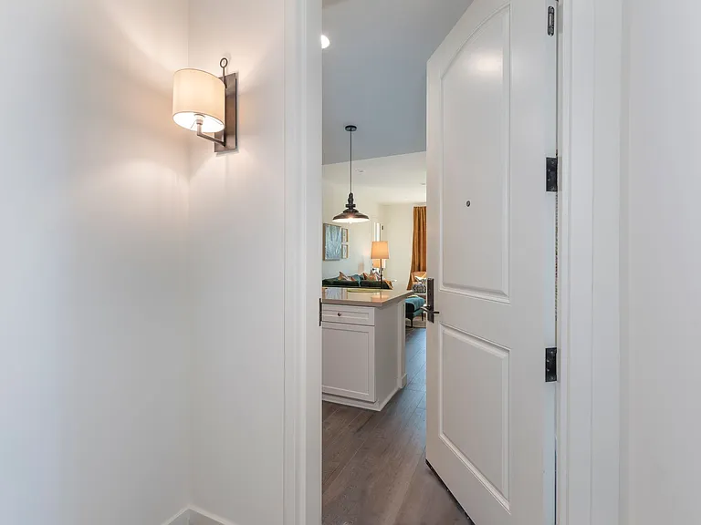 Mission View Residences — Photo 37