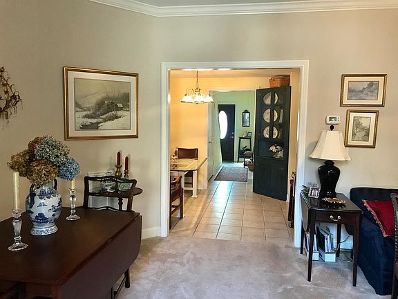 3rd image of 187 Berry Ave