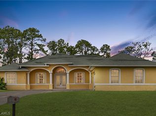 909 Cortez Ave, Lehigh Acres, FL 33972