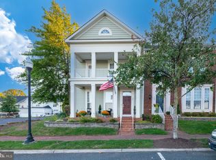 701 Harbor Side St, Woodbridge, VA 22191