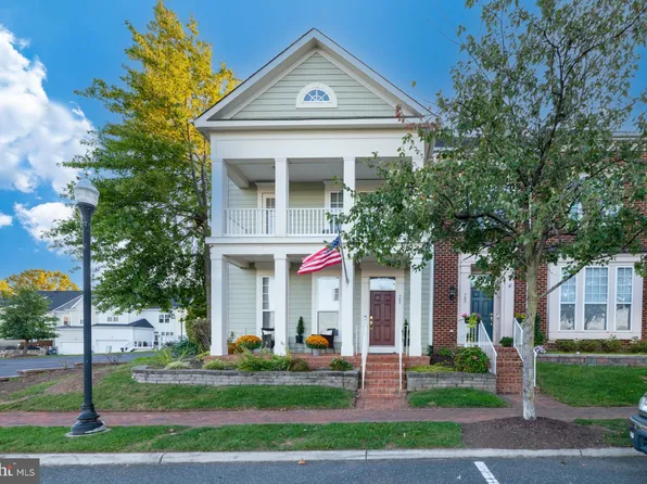 701 Harbor Side St, Woodbridge, VA 22191