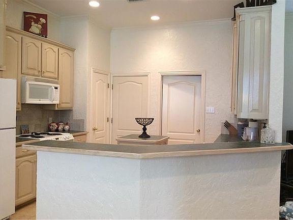 5th image of 1109 Starling Ct