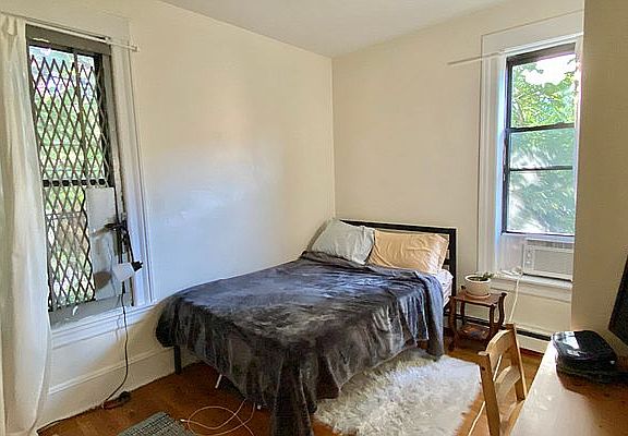 3rd image of 980 Bergen St #8A